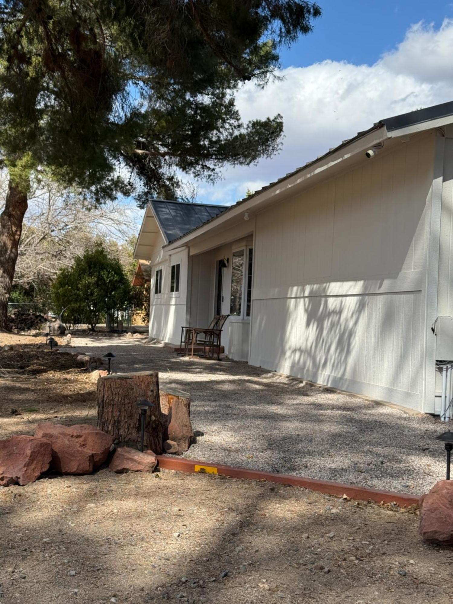 Sunshine House - Nestled In Page Springs Hébergement de vacances *